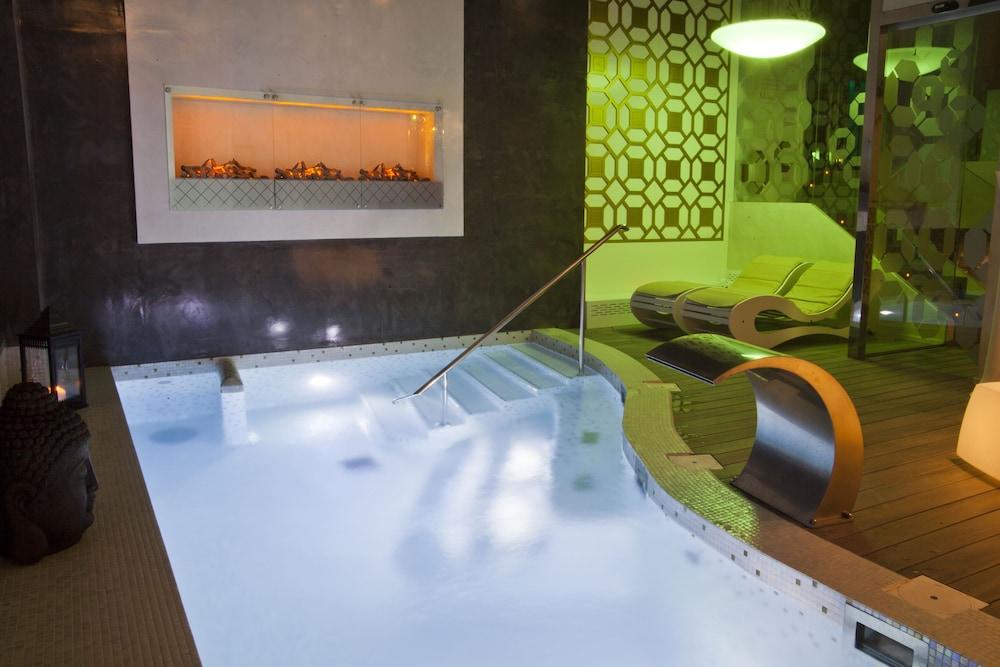 & Princesa Munia Hotel 4*